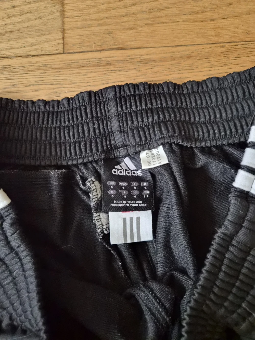 90s/Y2K Unisex Adidas Black & White Tear Away Snap Up Lined Track Pants Size S